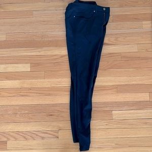 30/32 lululemon skinny fit abc
